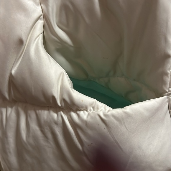 TOMMY HILFIGER Women’s S/P White Puffer Vest - Picture 4 of 14